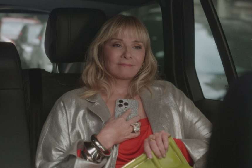 All About Kim Cattrall's Cameo Makeup And Outfits