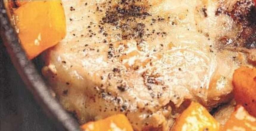 How To Make Skillet Pork Chops With Peaches [recipe]
