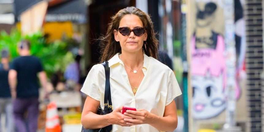 Katie Holmes Can't Stop Wearing 8 Like Wardrobe Essentials