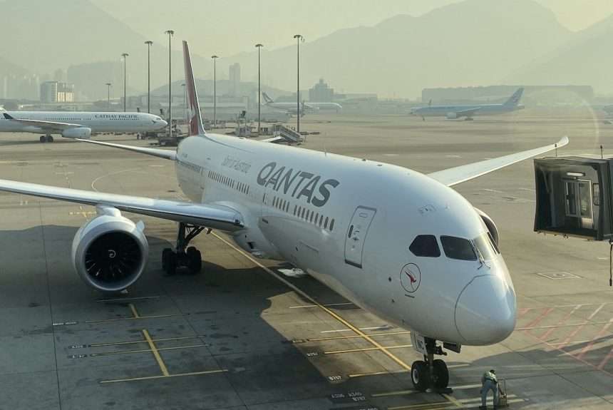 Report: Qantas Plans To Order Boeing 787 10