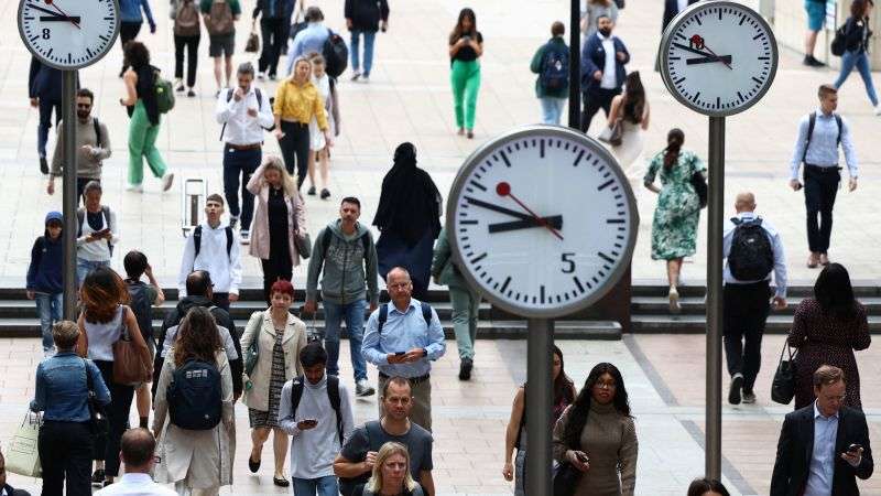 Uk Wages Rise At Record Pace, Approaching Inflation