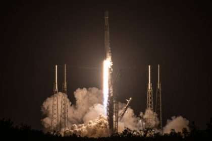 Falcon 9 Defies Weather To Launch 22 Starlink Satellites From