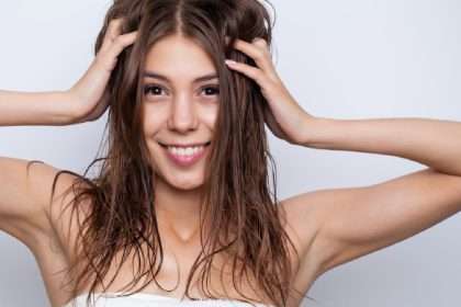How To Refresh Your Hair Without Washing It: 6 Tips