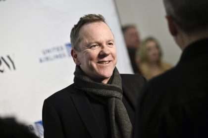 Kiefer Sutherland Spotted At A Waterfront Restaurant In Upstate New