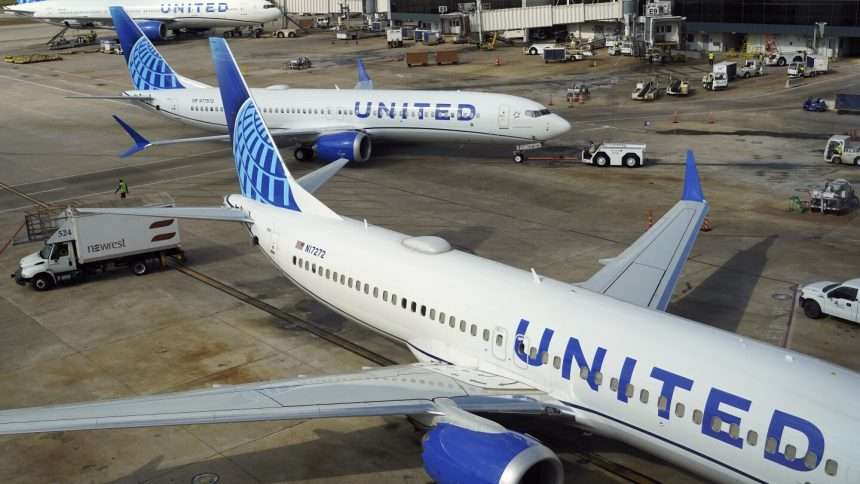 United Airlines Resumes Operations After Grounding Aircraft