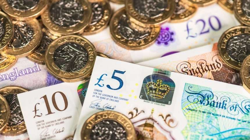 Figures Show Women In Their 30s Earn £4,000 A Year