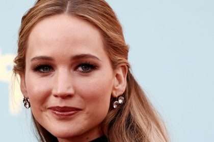 Jennifer Lawrence Denies Plastic Surgery Rumors After Fan Speculation