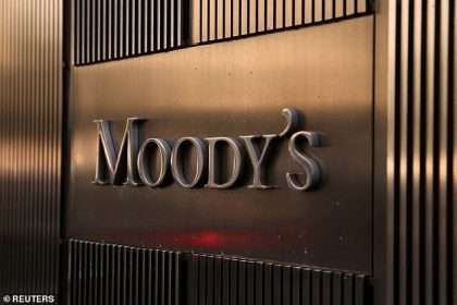 Moody's Lowers The U.s. Fiscal Outlook From "stable" To "negative"
