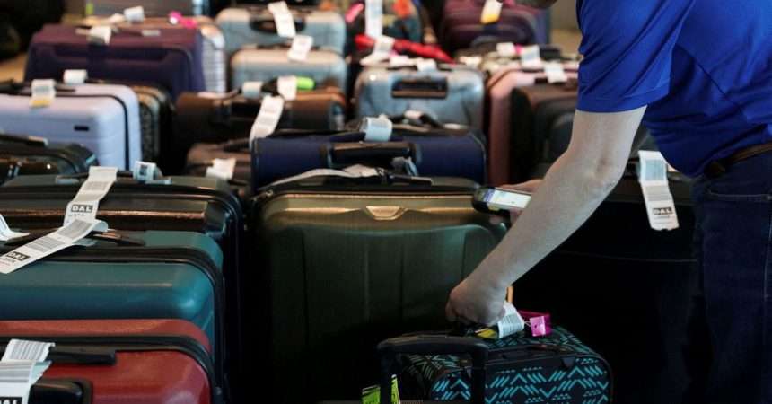 Senate Committee Investigates Baggage And Seat Reservation Fees On U.s.
