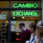 Argentina Devalues ​​its Currency And Cuts Subsidies As Part Of