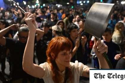 Argentines Bang Pots In Protest Against The Emergency Economic Decree