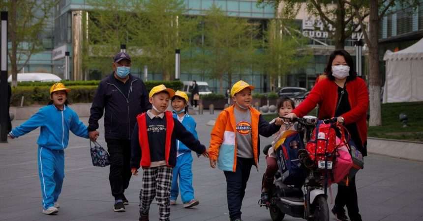 Beijing Think Tank Says Children Are China's Best Investment