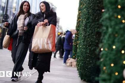 Boxing Day Sales: Shoppers Expected To Spend Less