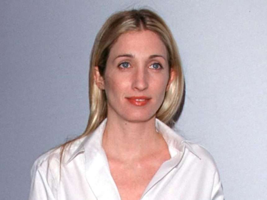 Carolyn Bessette Reportedly Avoided Fashion Mistakes Like This To Maintain