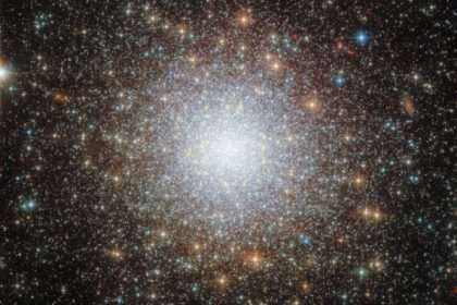 Daily Telescope: Hubble Images Dazzling Star Cluster 158,000 Light Years Away