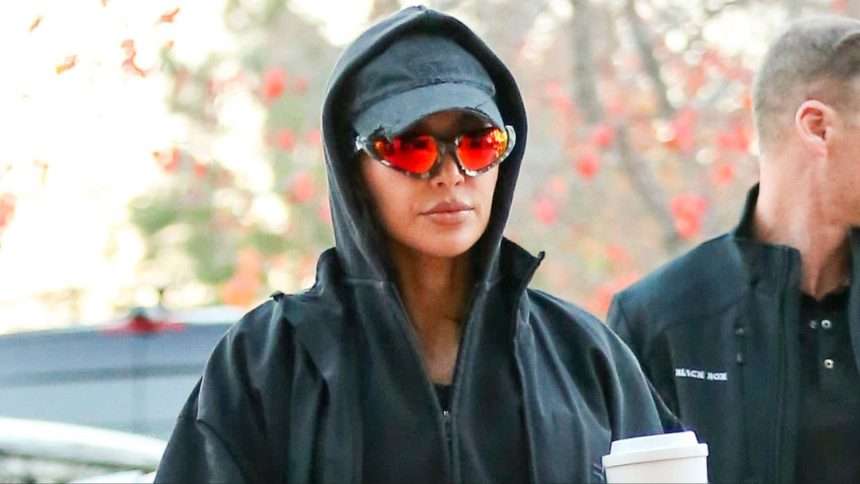 Kim Kardashian Appears Wearing Flip Flops That Look Exactly Like Pedicure
