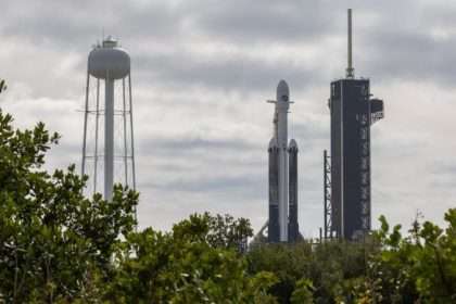 Spacex Falcon Heavy Launches The X 37b Plane, One Of The