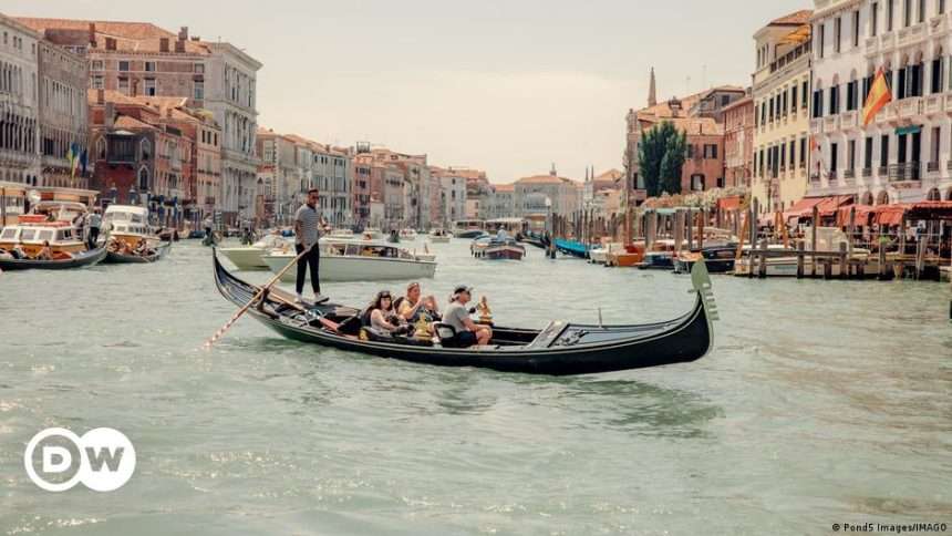 Venice Bans Large Groups Of Tourists And Use Of Loudspeakers