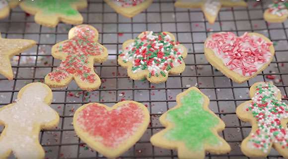 Watch: Alicia Shayk's 'mind Over Munch' Lightning Christmas Cookie Recipe