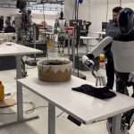 Elon's Tesla Robot Is Kind Of "good" At Folding Laundry