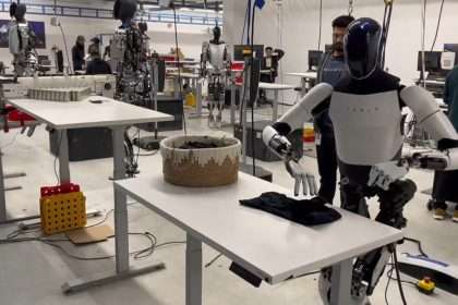 Elon's Tesla Robot Is Kind Of "good" At Folding Laundry