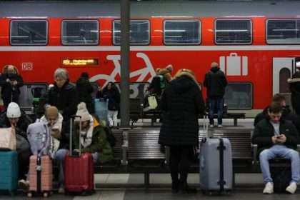 German Train Drivers Begin Six Day Strike, Hurting Travel And Economy