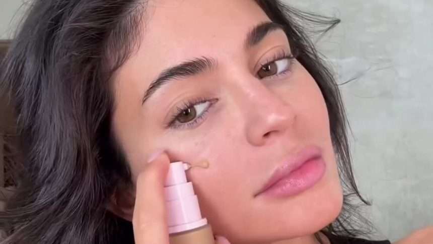 Kylie Jenner Takes A Rare Look At Her Makeup Free Face
