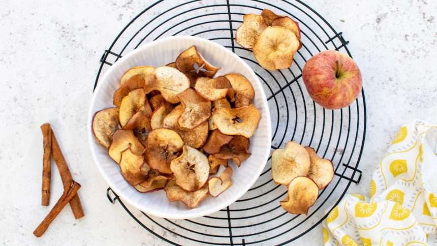 The Easiest Apple Chip Recipe To Make In The Air