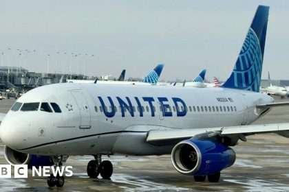 United Airlines Incurs Losses Due To Boeing Grounding