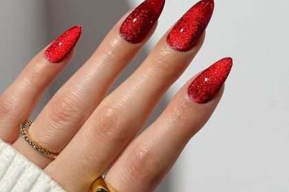10 Valentine's Day Press On Nail Sets You'll Fall In Love