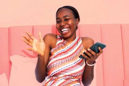 Men Are Crazy About Women Who Send 3 Messages |