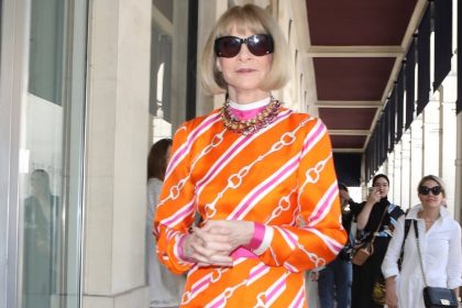 Anna Wintour, 74, Arrived At Vogue World Paris In A