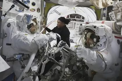 Nasa Cancels Spacewalk After Spacesuit Leaks