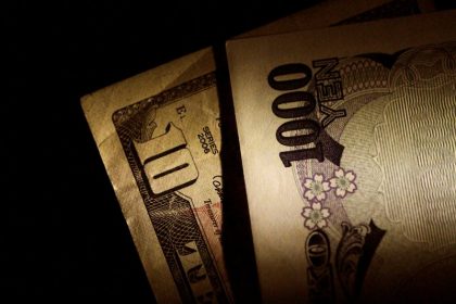 Us Dollar Falls, Yen Gains Smaller On Weak Economic Data