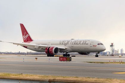 Virgin Atlantic Boeing 787 Breaks Windshield While Flying At 40,000