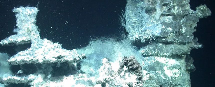 Amazing Hydrothermal Environment Discovered Deep In Ocean: Sciencealert