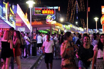Young British Tourist Collapses On Street In Magaluf Before Being